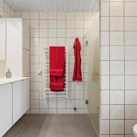 Beautiful In Ringkbing With 7 Bedrooms, Wifi And Private Swimming Pool