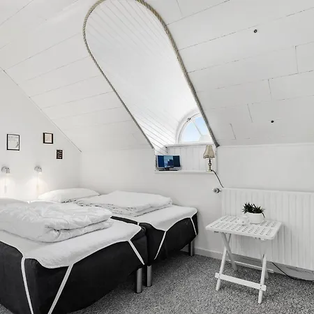 Beautiful In Ringkbing With 7 Bedrooms, Wifi And Private Swimming Pool Holiday home